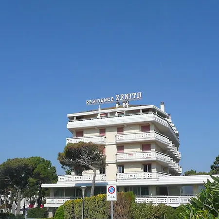 Zenith Aparthotel 3*
